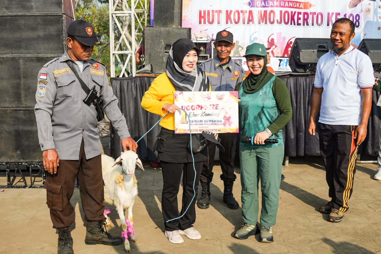 gambar-semarak-hut-ke-108-kota-mojokerto-warga-prajurit-kulon-gelar-senam-bersama-zaml4t0vwb
