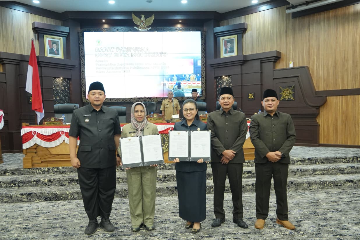 gambar-pemkot-mojokerto-dan-dprd-sepakati-raperda-pertanggungjawaban-apbd-2025-nkdgjmmqxh