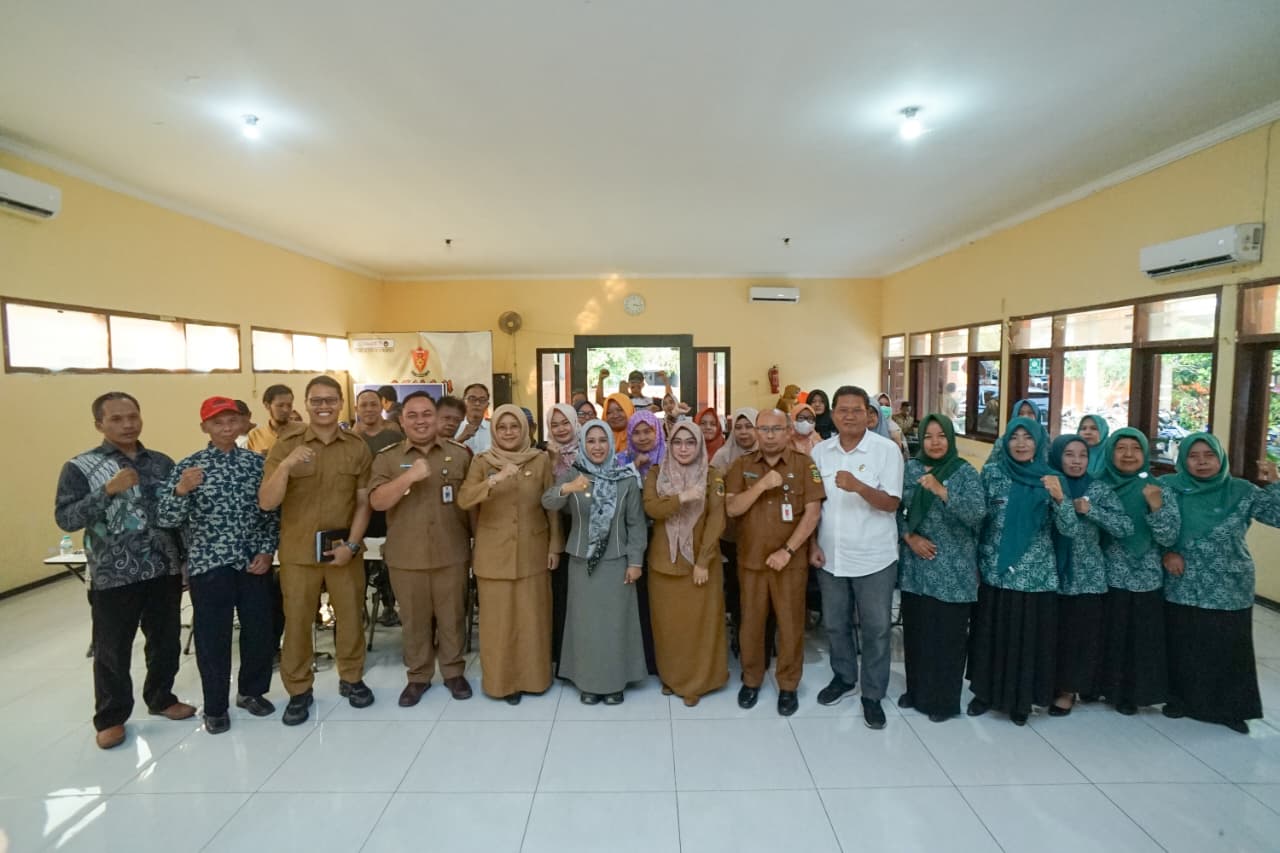 gambar-jemput-bola-wali-kota-mojokerto-sosialisasikan-beasiswa-pro-bestari-hingga-tingkat-kelurahan-d0tjbaeorv