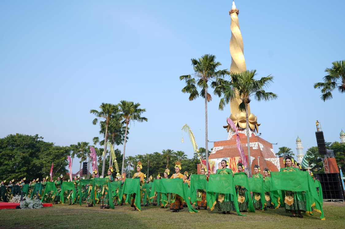 gambar-lenggang-kali-brantas-dan-fashion-show-gus-yuk-cermin-daya-saing-sdm-kota-mojokerto-pamtebki79